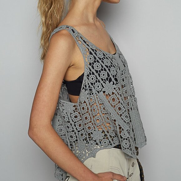 POL Oversized Crochet Squares Floral Patterned Semi Sheer Dove Grey Boho Top - Picture 1 of 11
